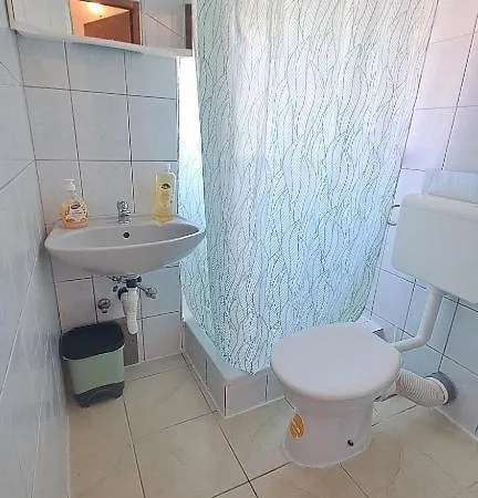 Apartmán Arch-low Budget In Center,walking Street Pula